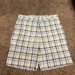 Men’s Nike golf shorts